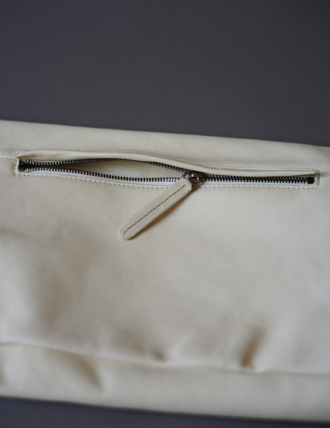  Jin S 皮革腰包・白色