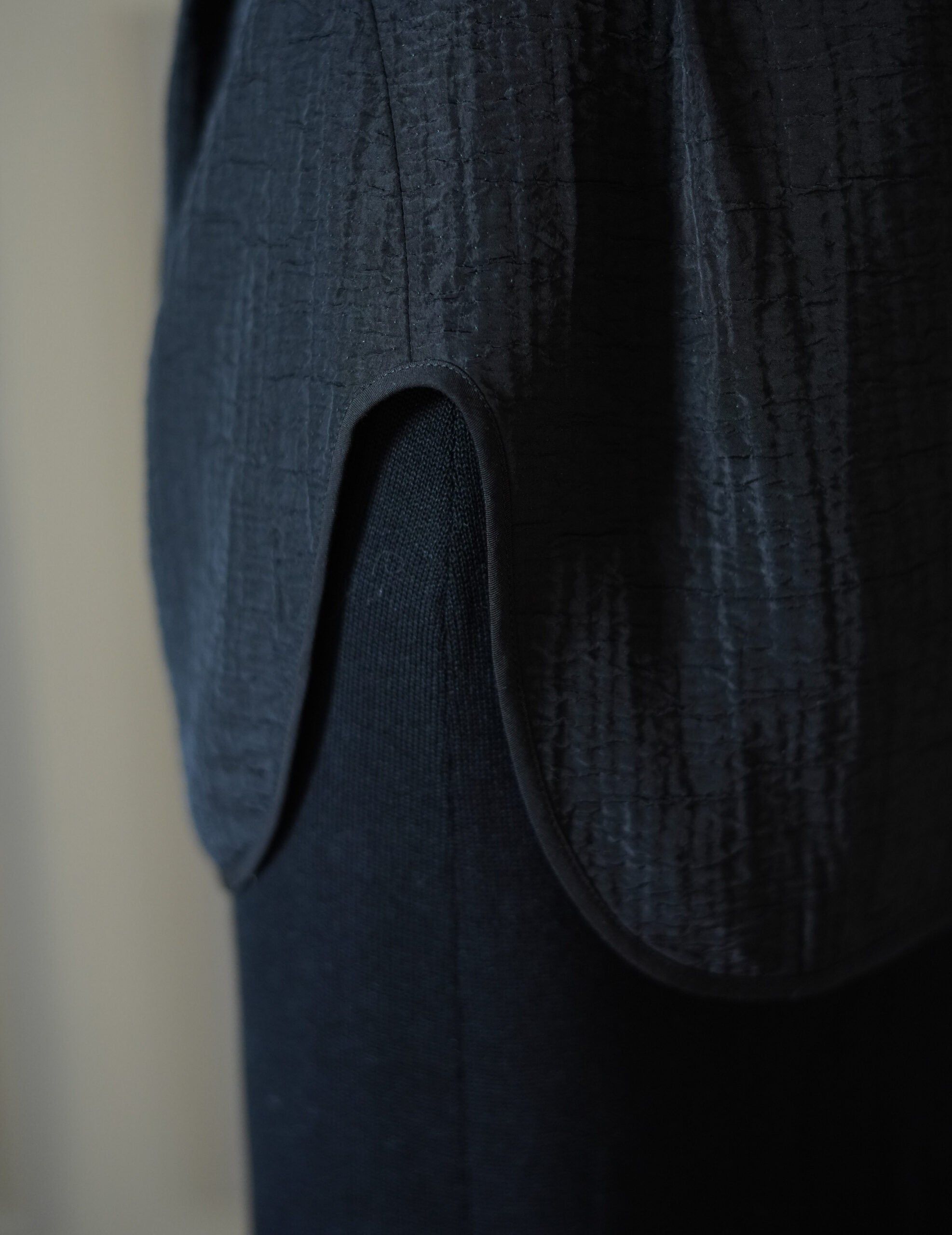 Grain Finish Flap Front Vest・Black