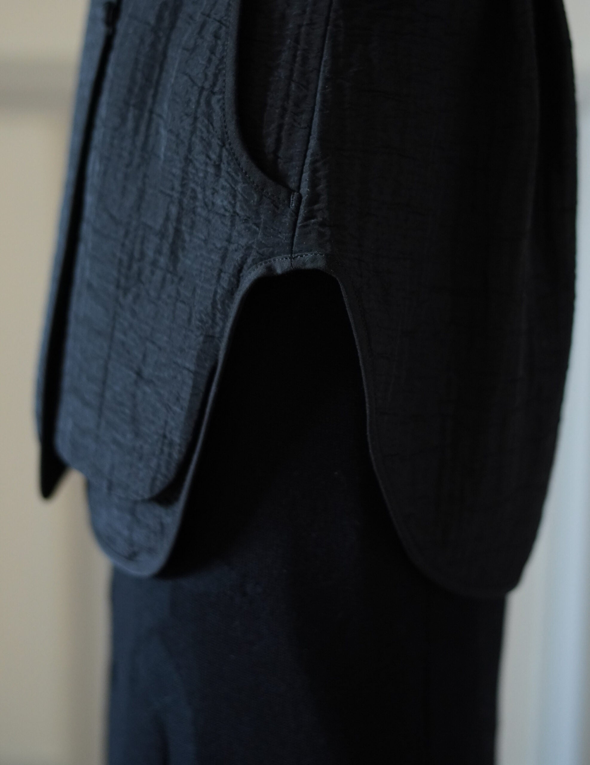 Grain Finish Flap Front Vest・Black