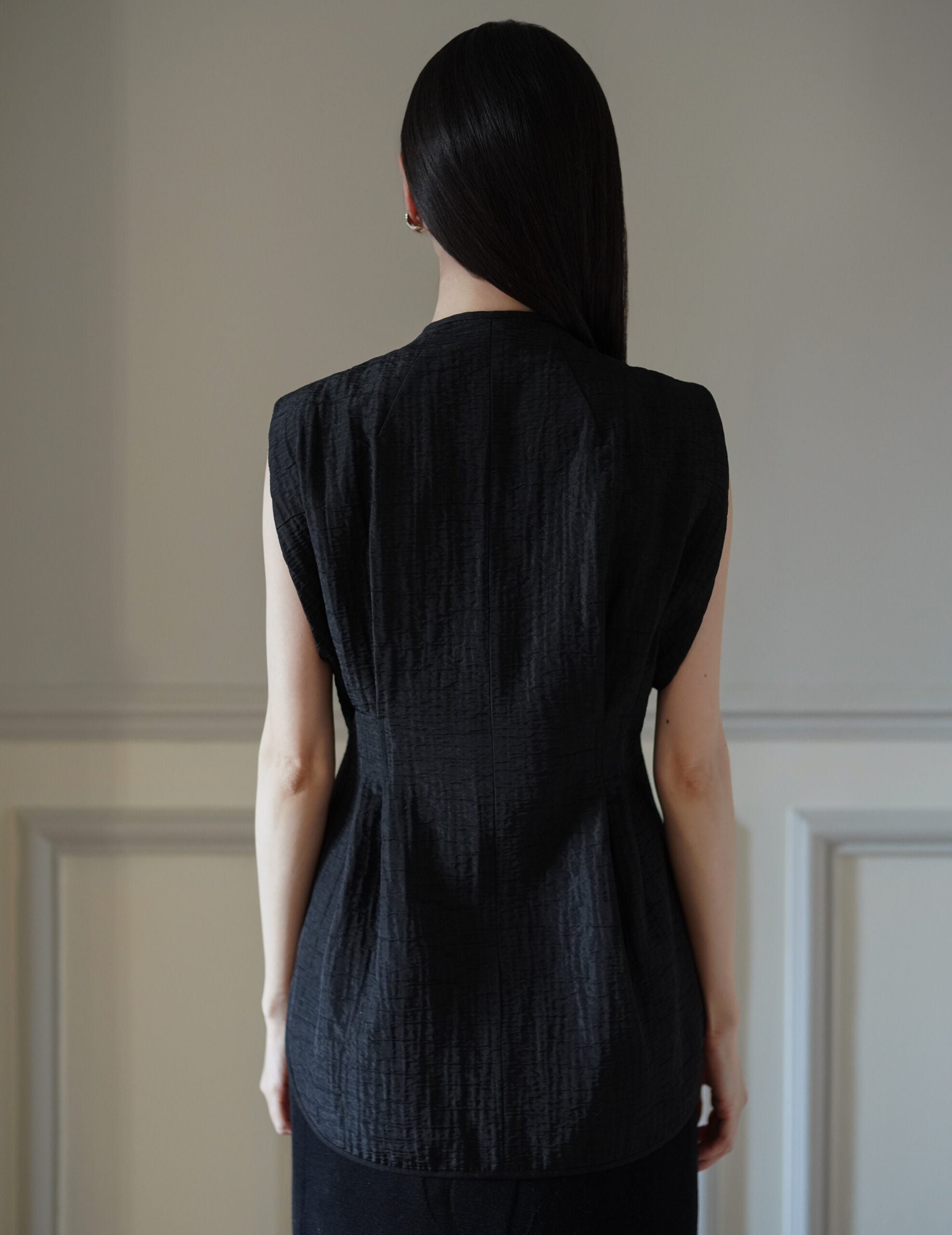 Grain Finish Flap Front Vest・Black