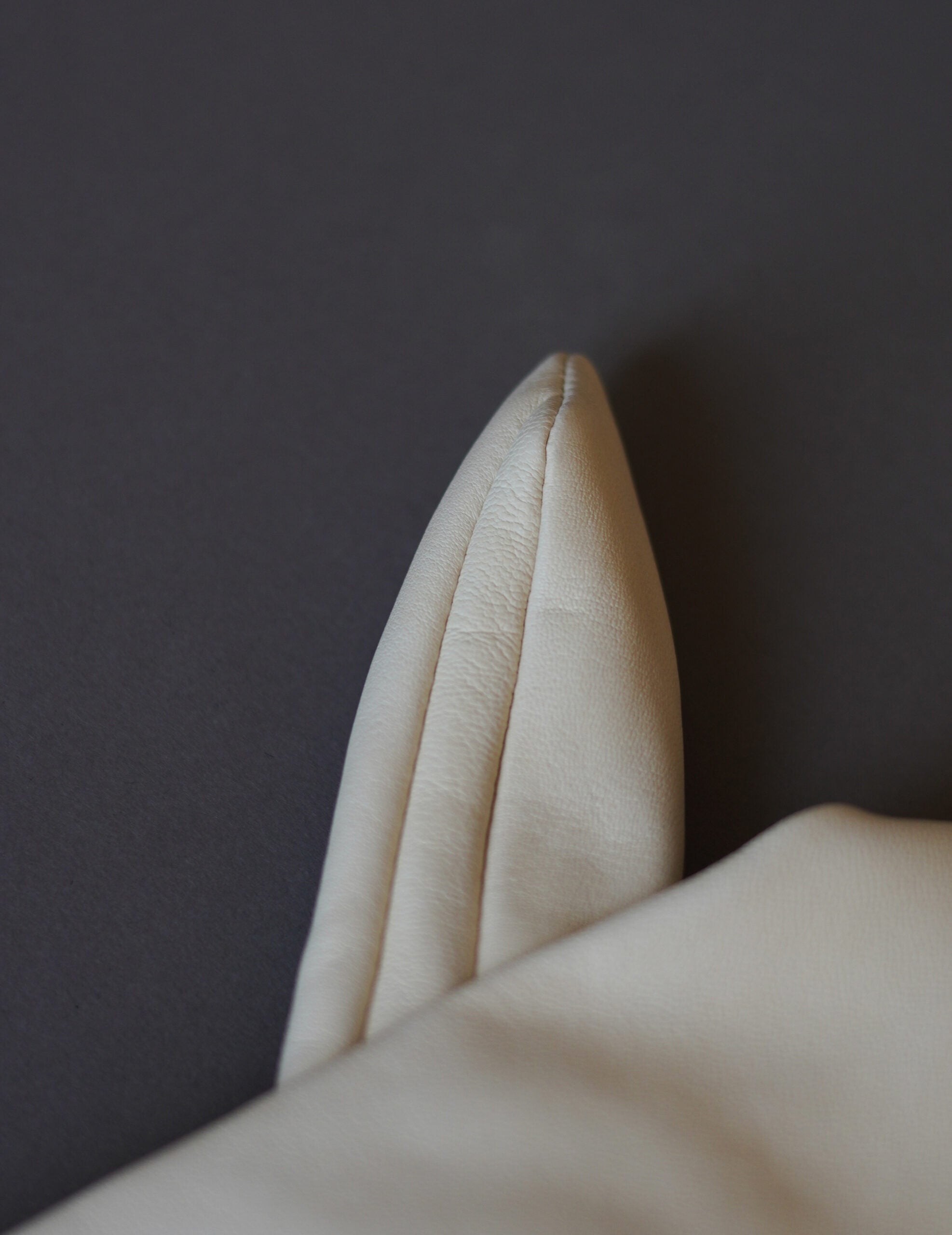  Jin S 皮革腰包・白色