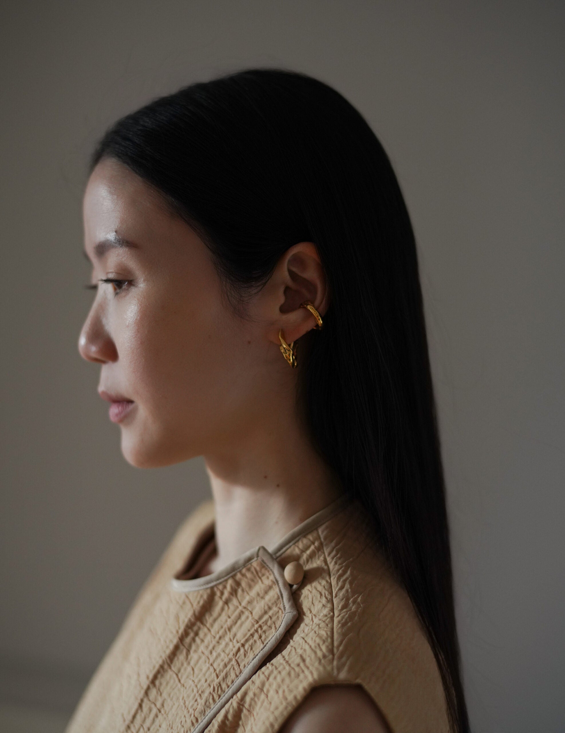 Grain Finish Flap Front Vest・Beige