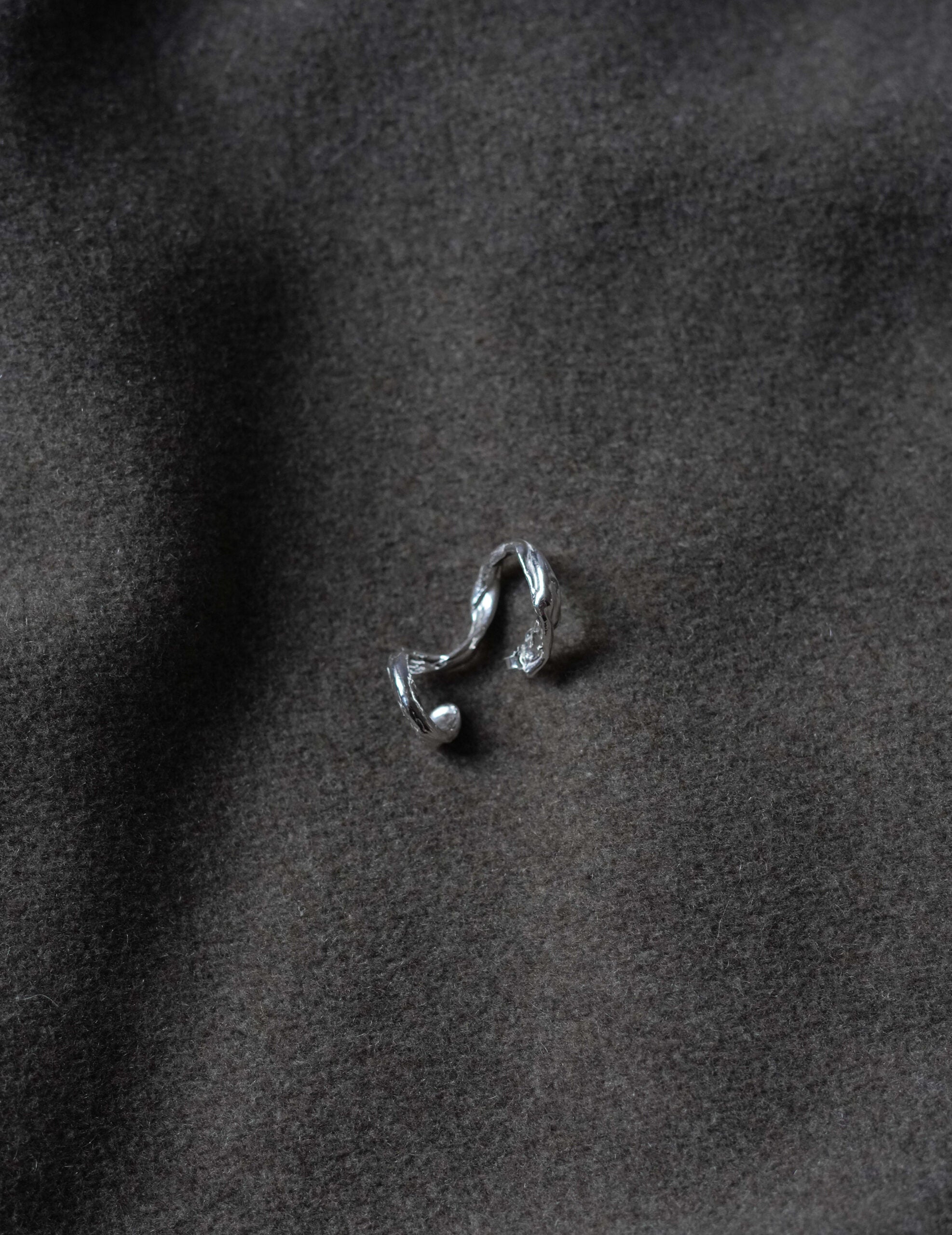 DRIP EARCRAWLER 耳環・單隻 銀