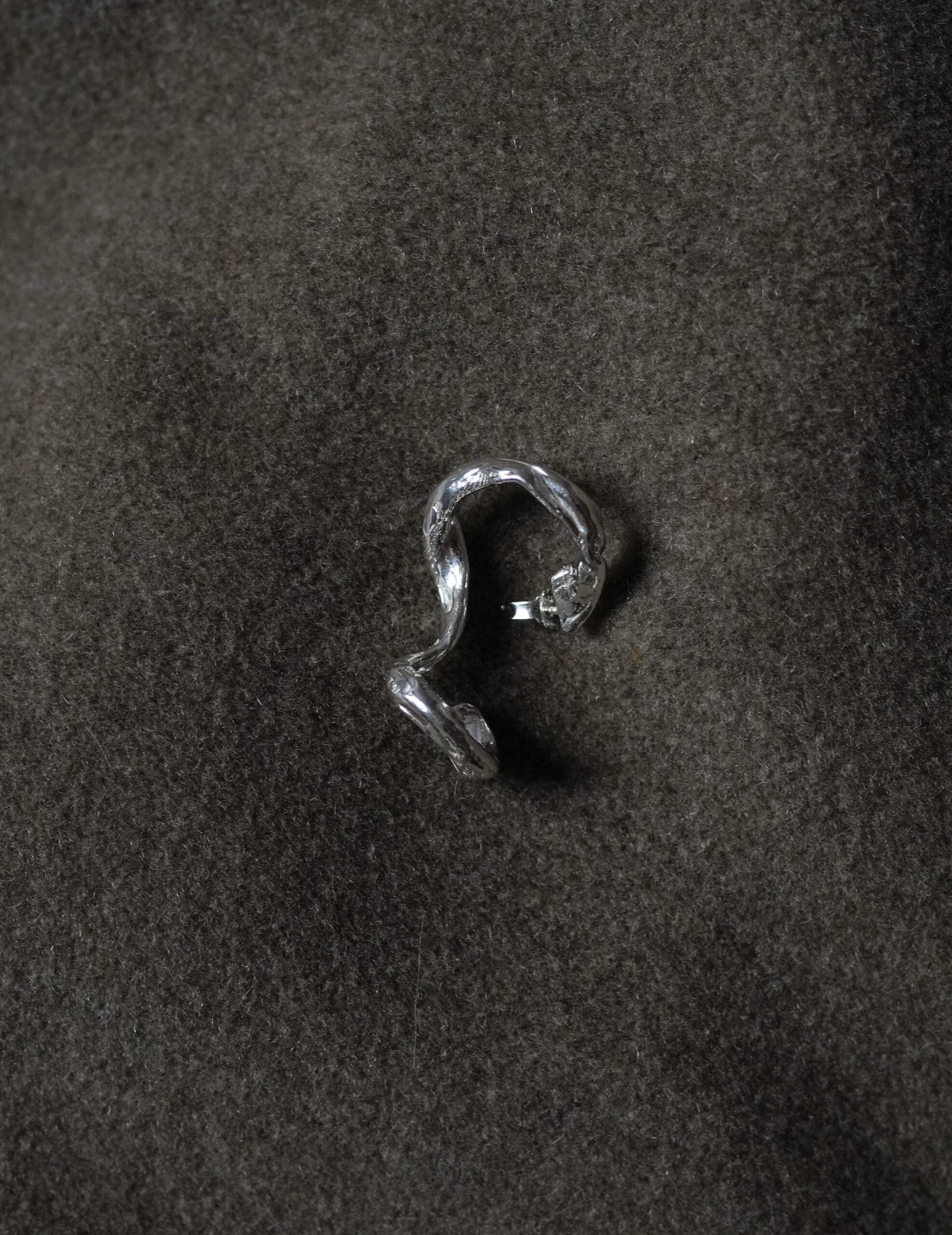 DRIP EARCRAWLER 耳環・單隻 銀