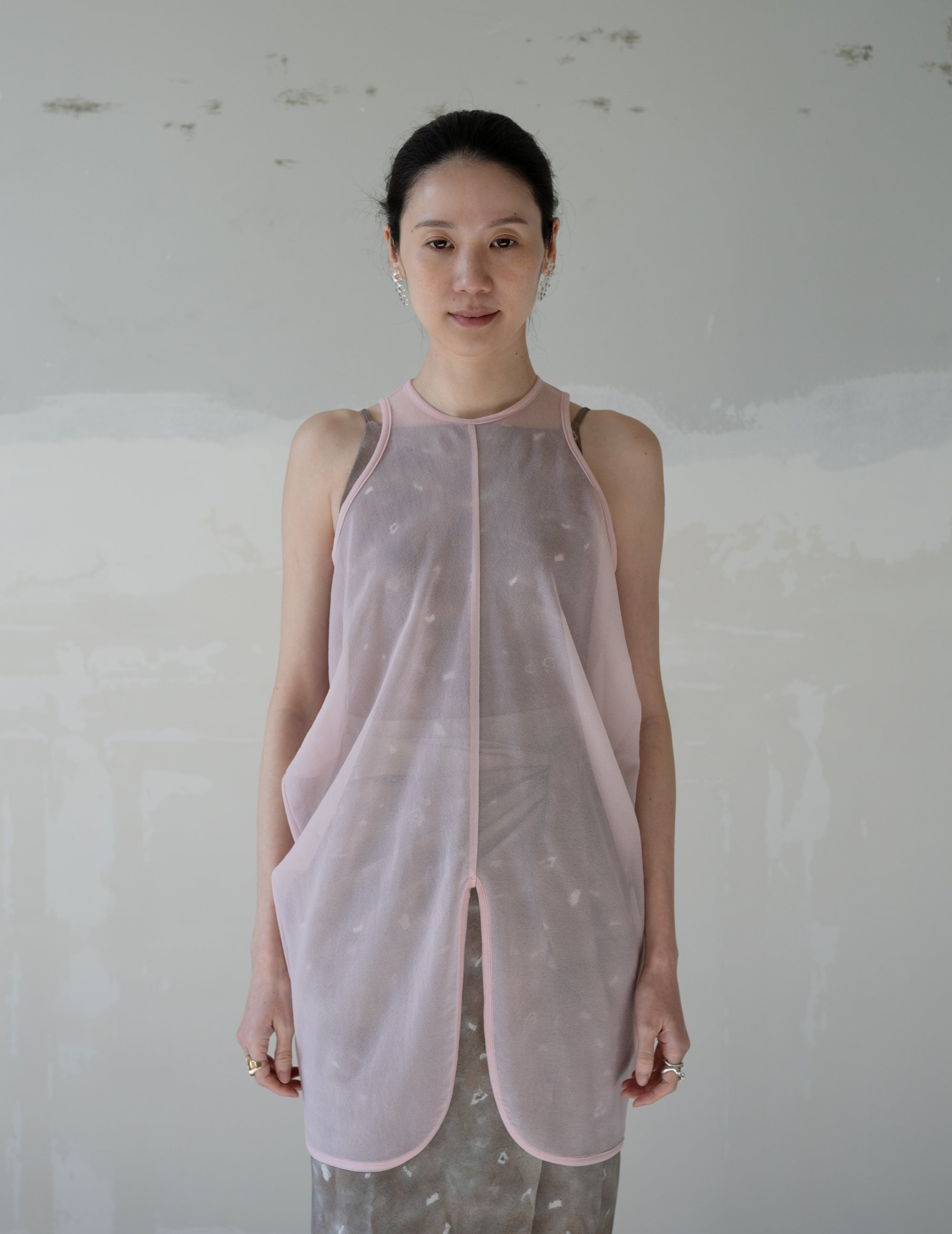 垂墜感透膚無袖上衣・粉