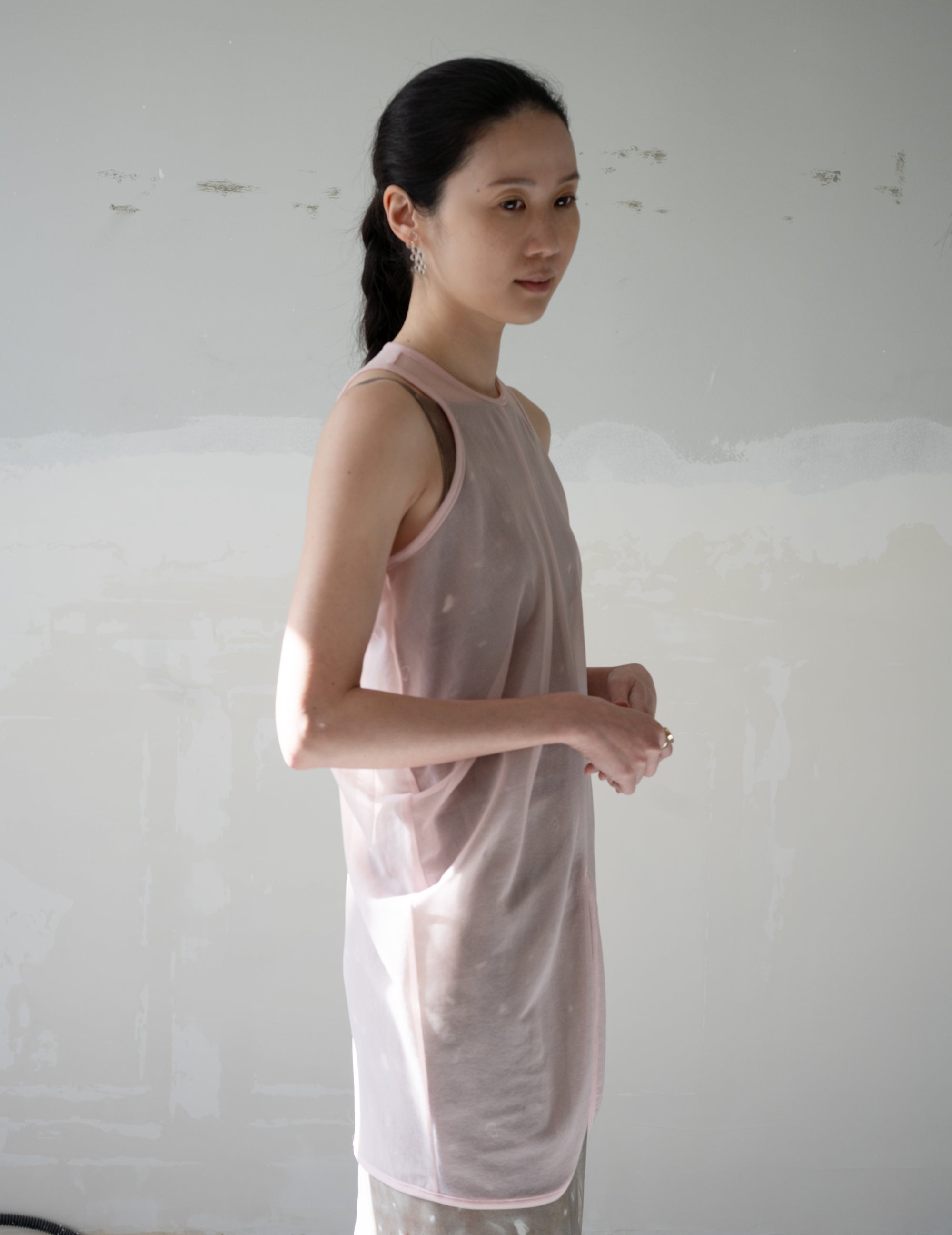 垂墜感透膚無袖上衣・粉
