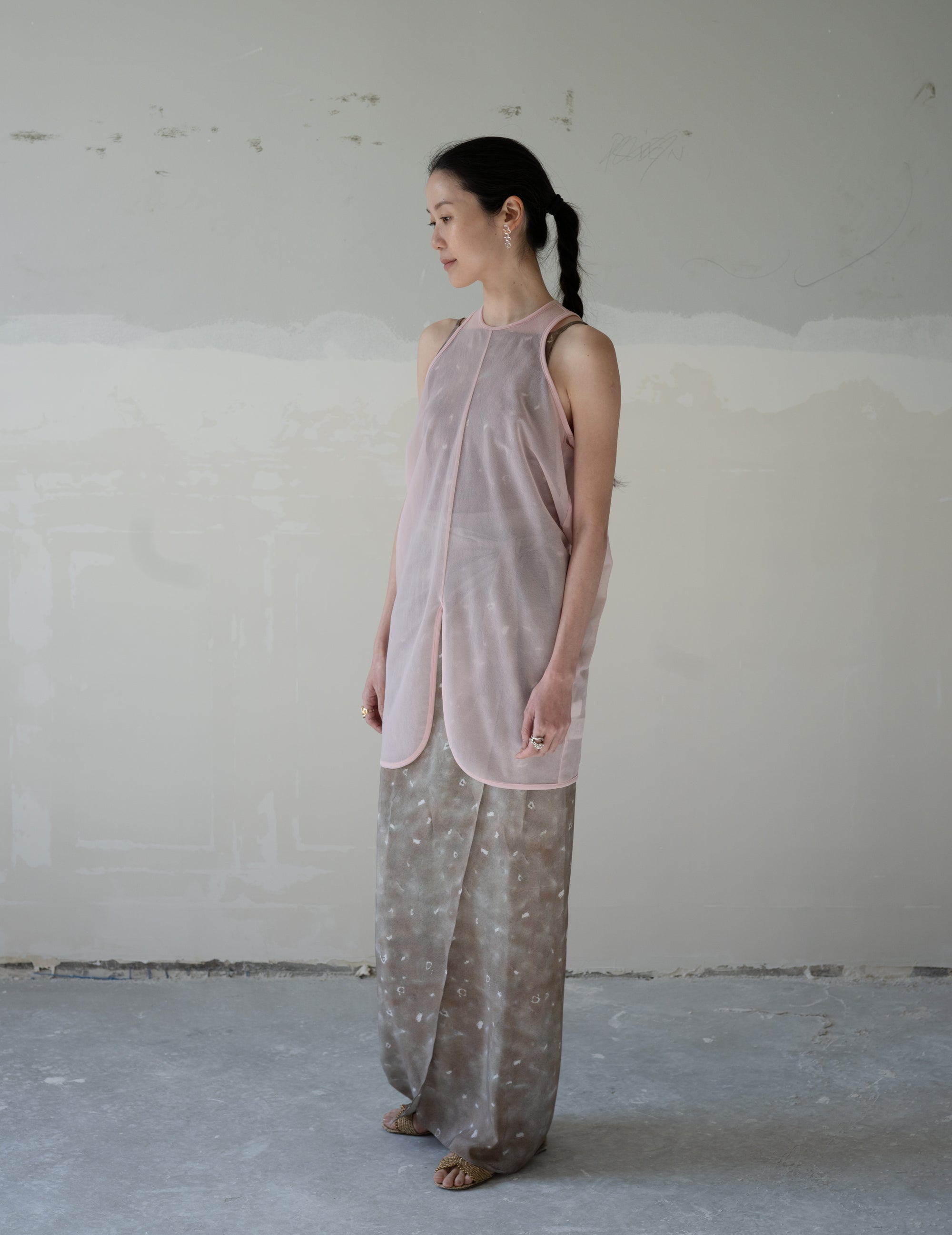 垂墜感透膚無袖上衣・粉