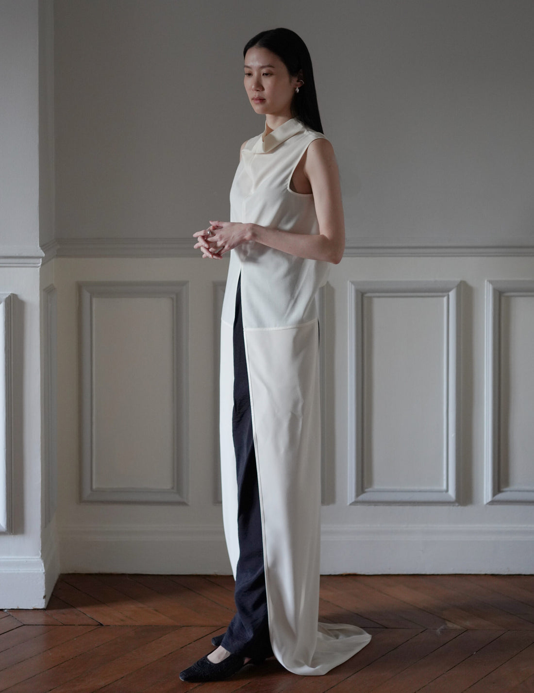 Volume Tuck High Waisted Wide Trousers・Black