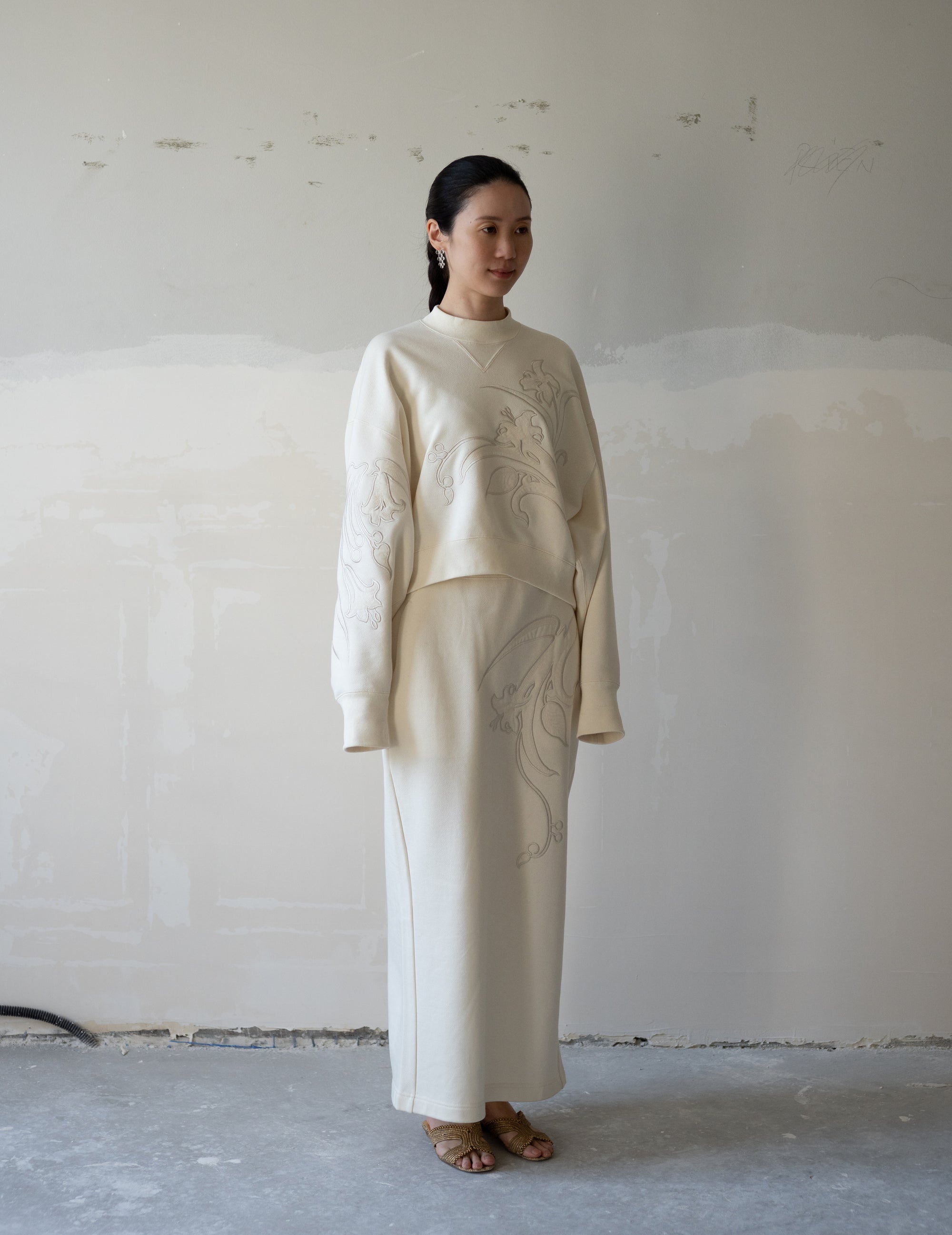 花卉刺繡短版棉質上衣・米白