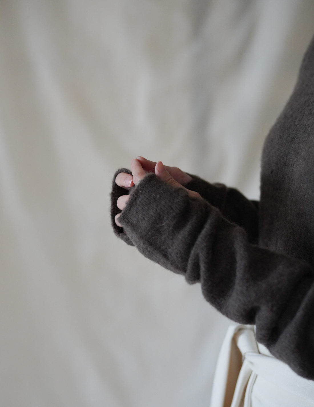 Hana Baby Alpaca Cashmere Silk Long Mittens・Dark Taupe