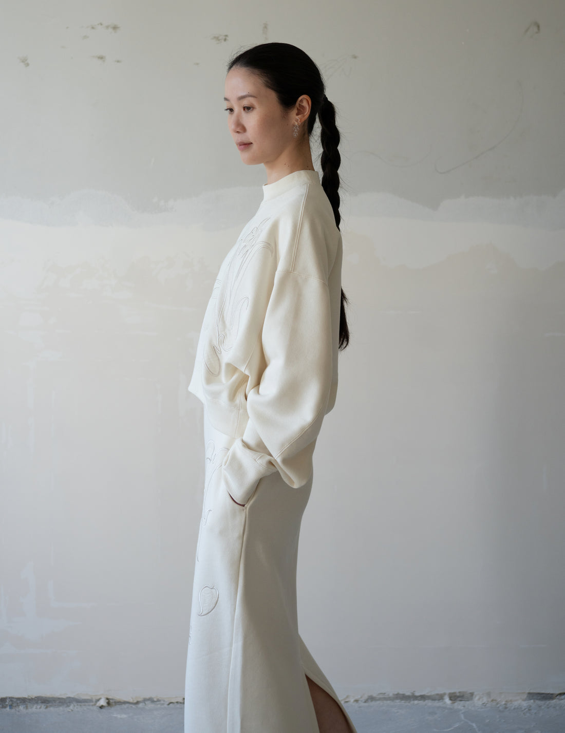 Floral Embroidery Short Sweat Top・Ecru