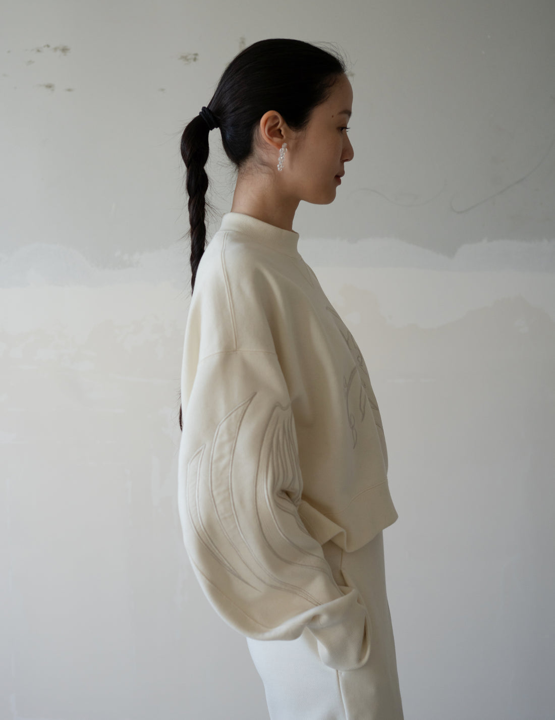 Floral Embroidery Short Sweat Top・Ecru