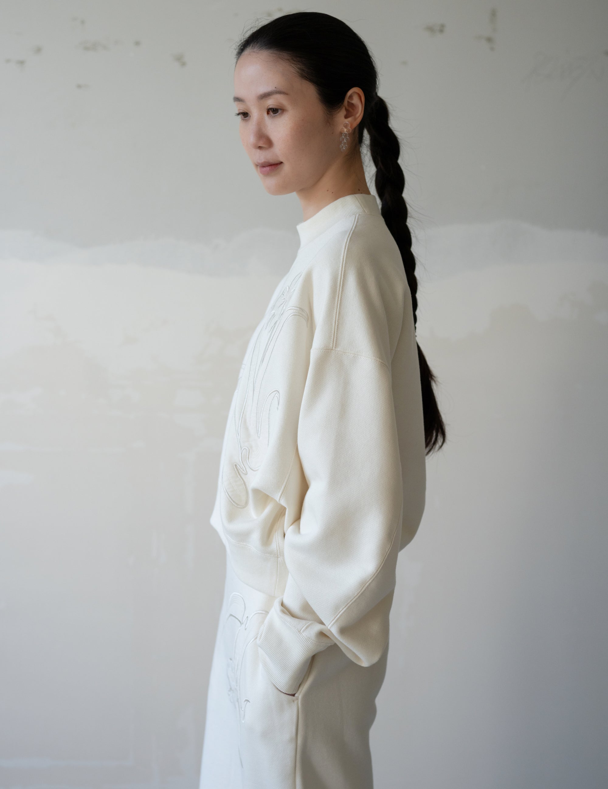 花卉刺繡短版棉質上衣・米白