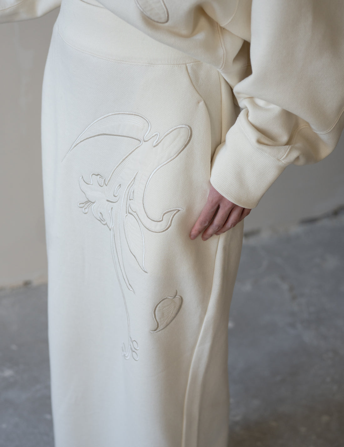 Floral Embroidery Sweat Skirt・Ecru