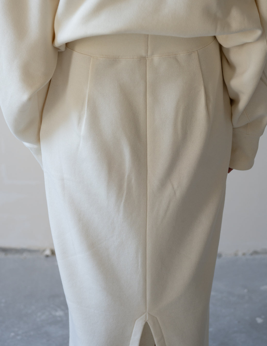 Floral Embroidery Sweat Skirt・Ecru