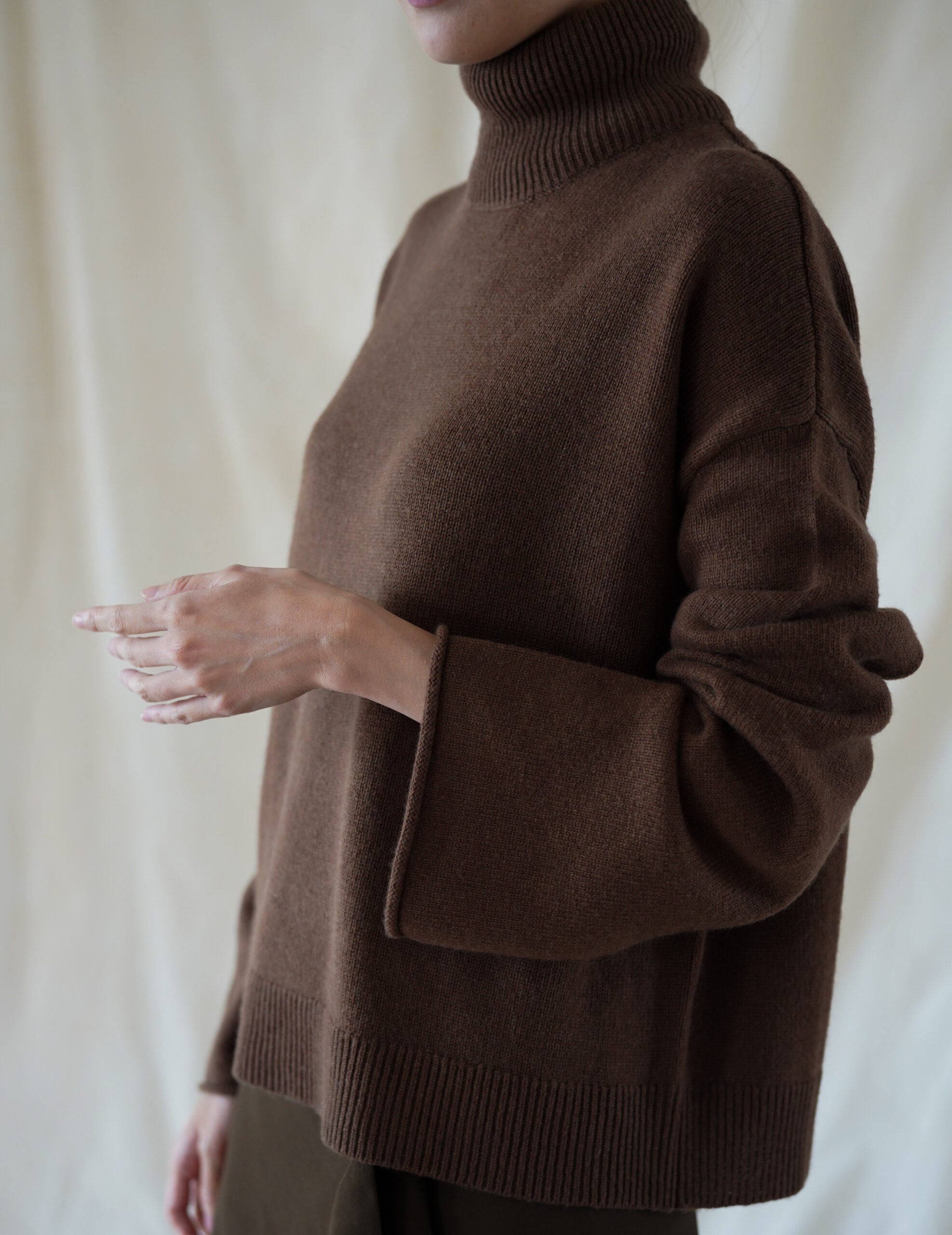 Alicia Cashmere Sweater・Khaki Brown