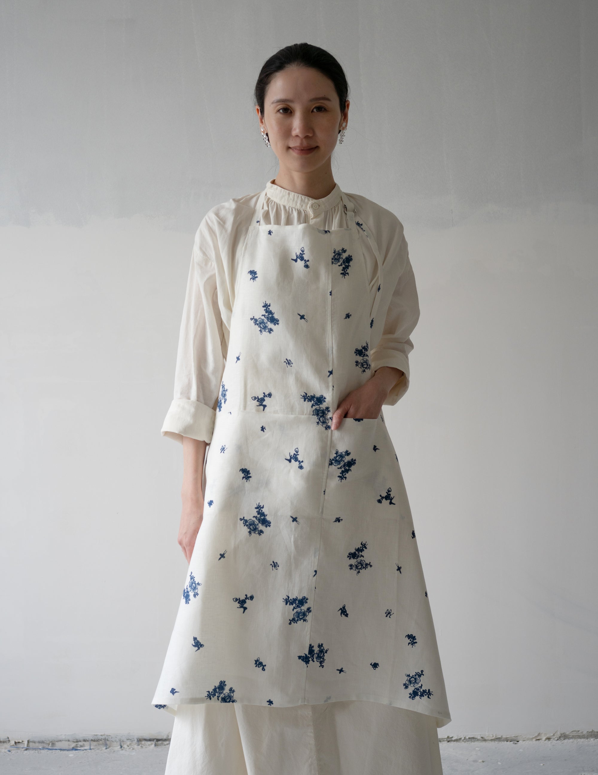Indigo Print Linen Apron・Indigo Print