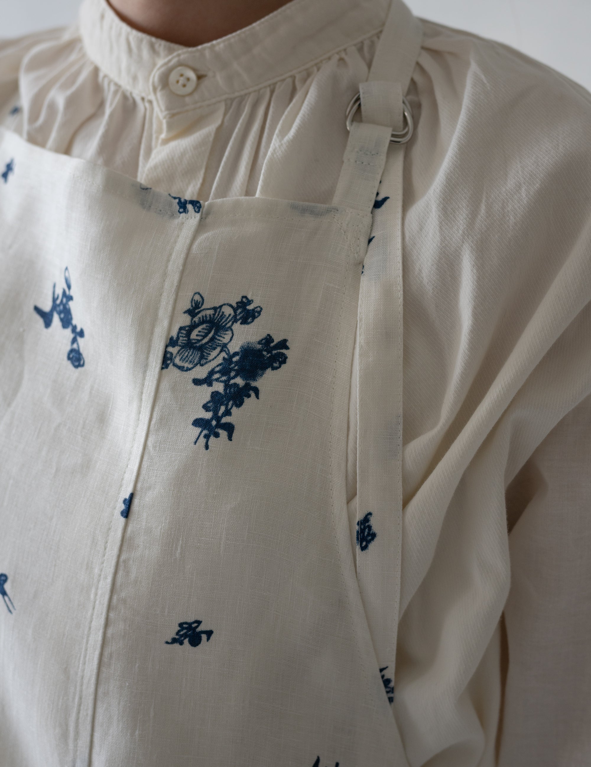 Indigo Print Linen Apron・Indigo Print