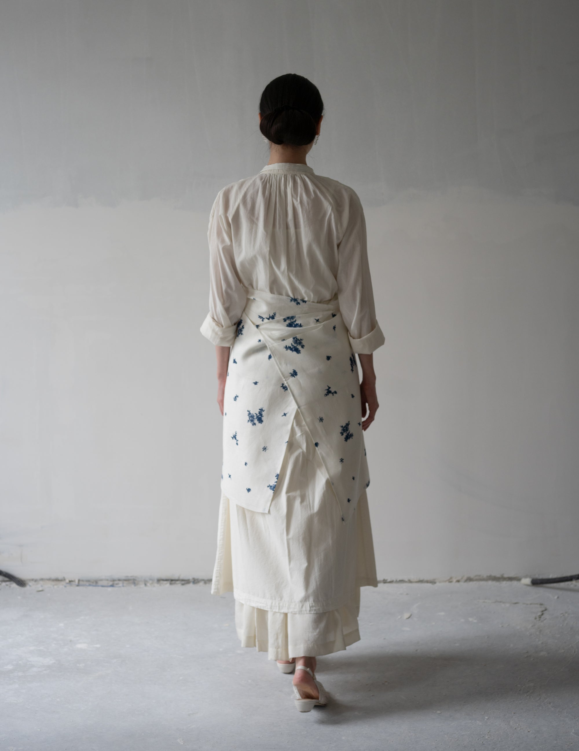 Indigo Print Linen Apron・Indigo Print