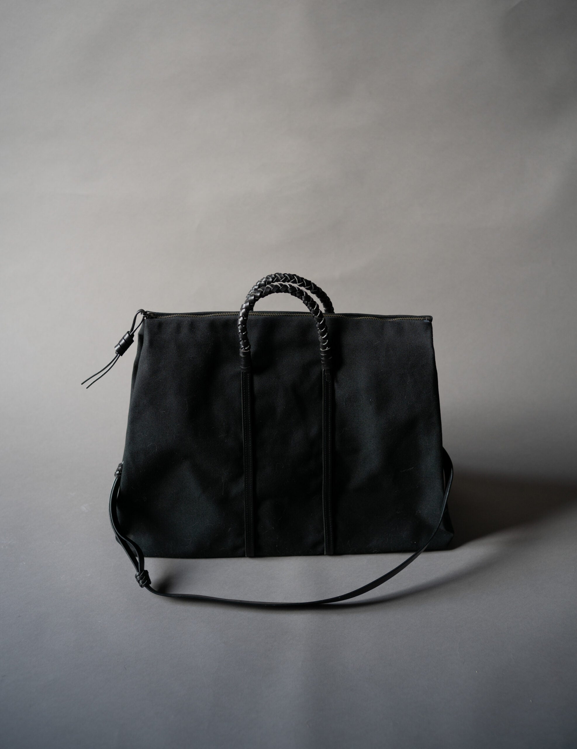 Woven Duffel Bag．Black