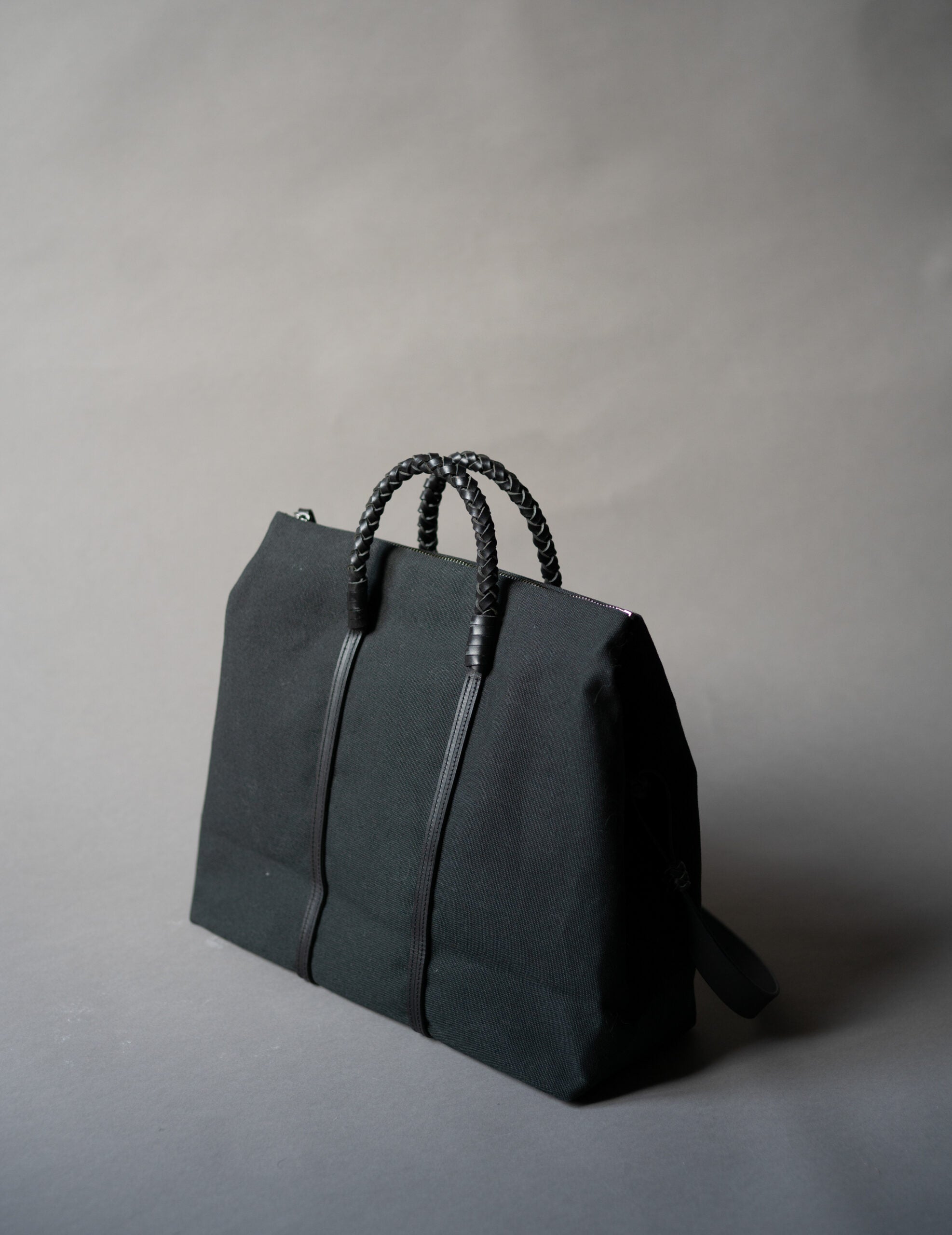 Woven Duffel Bag．Black