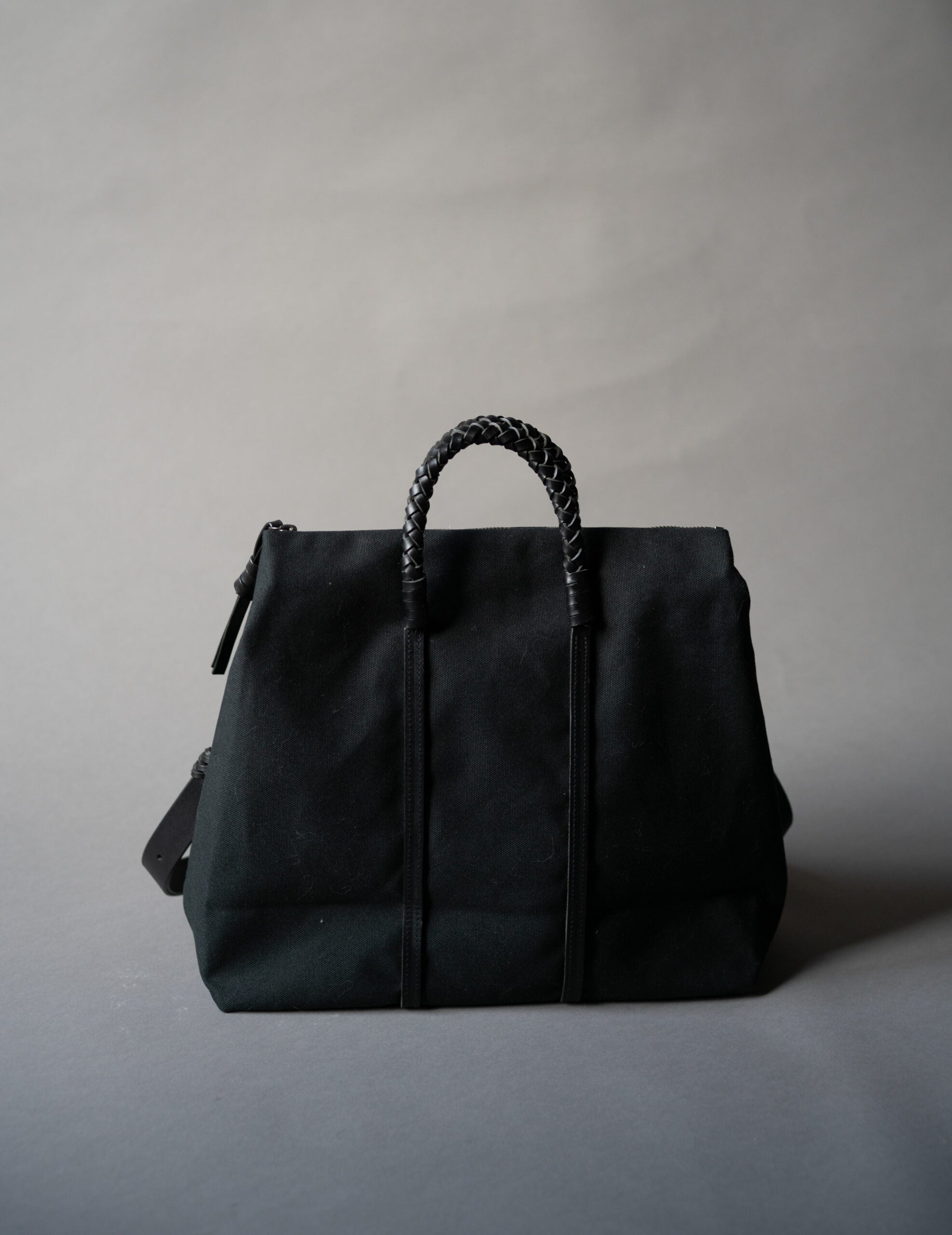 Woven Duffel Bag．Black