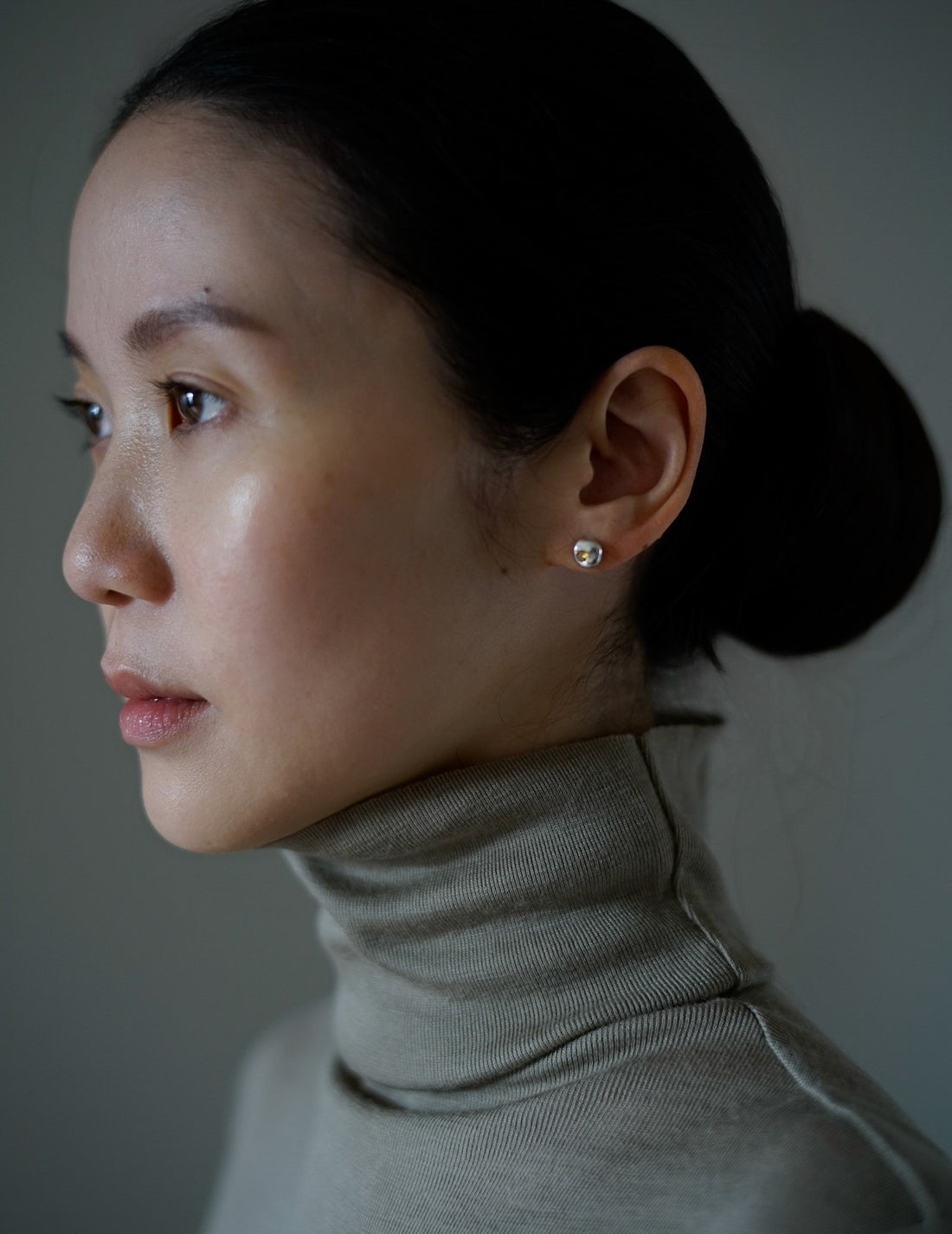 Genie virgin wool turtleneck top・Warm Grey