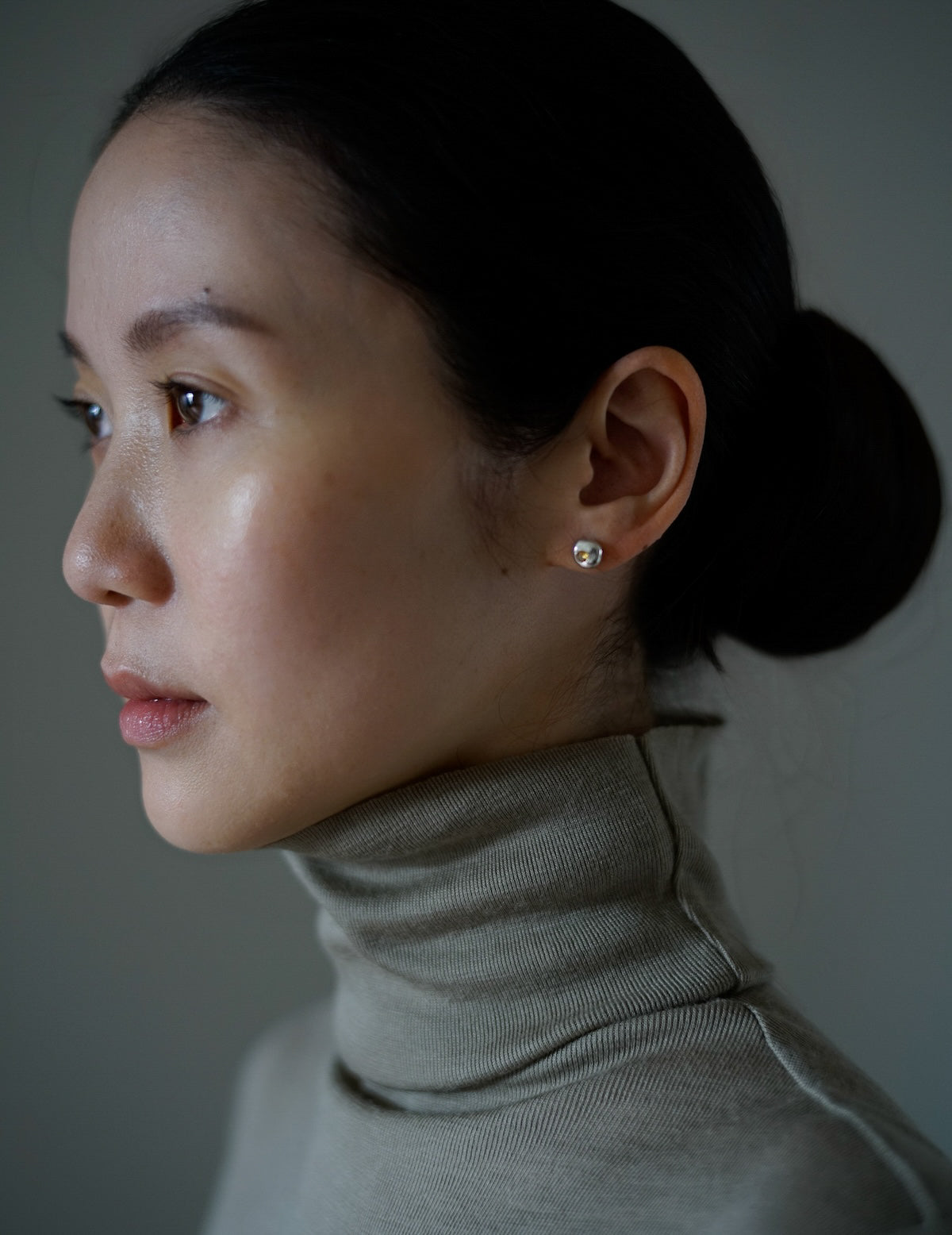 Genie 初剪羊毛高領上衣・暖灰色