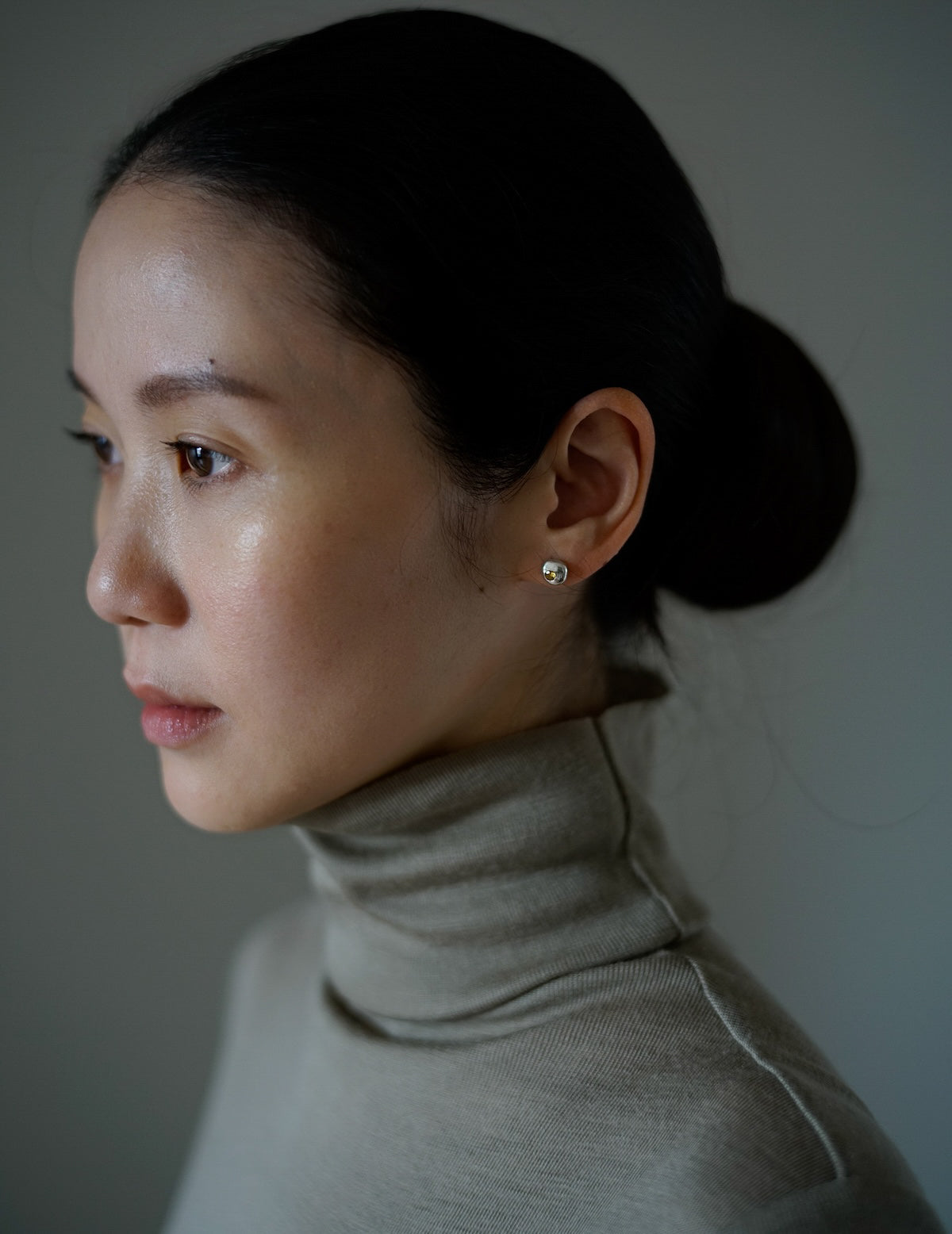 Genie 初剪羊毛高領上衣・暖灰色