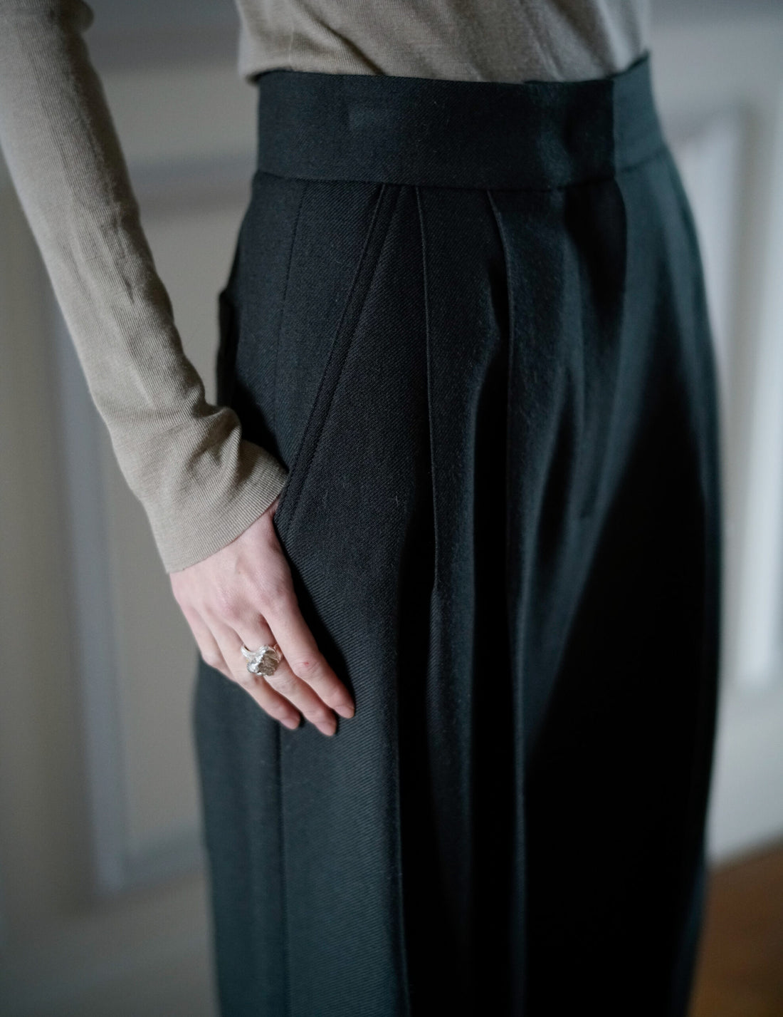 Marlenka Cropped Wool Pants・Dark Khaki