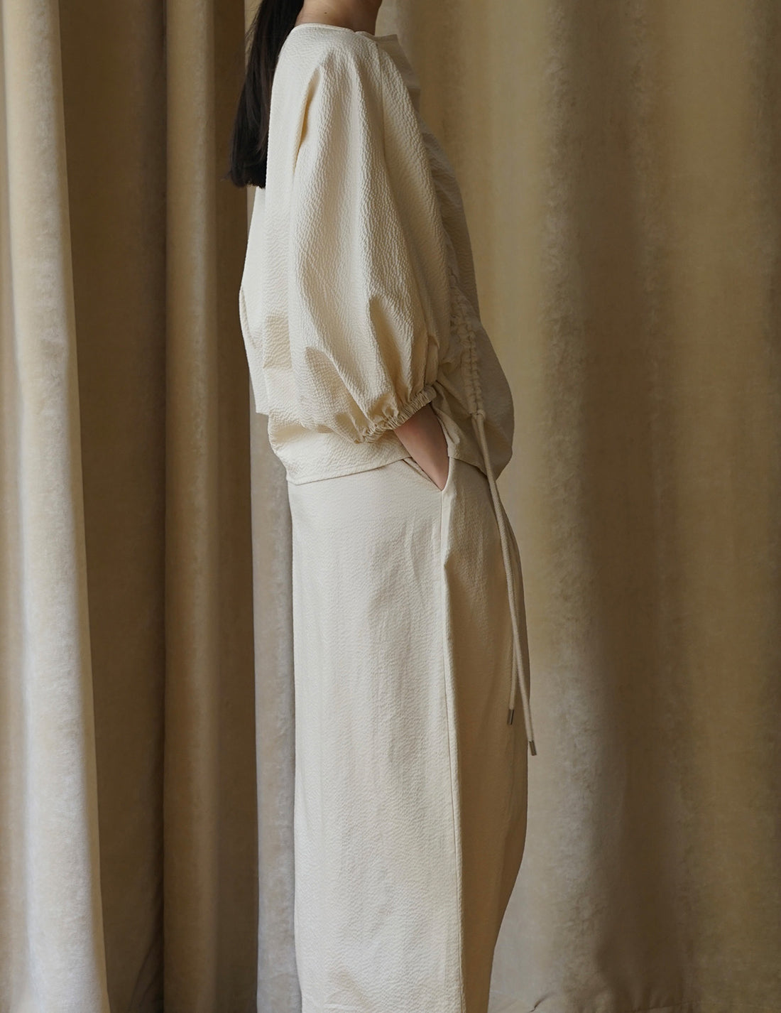 Seersucker Drawstring Blouse・Light Beige