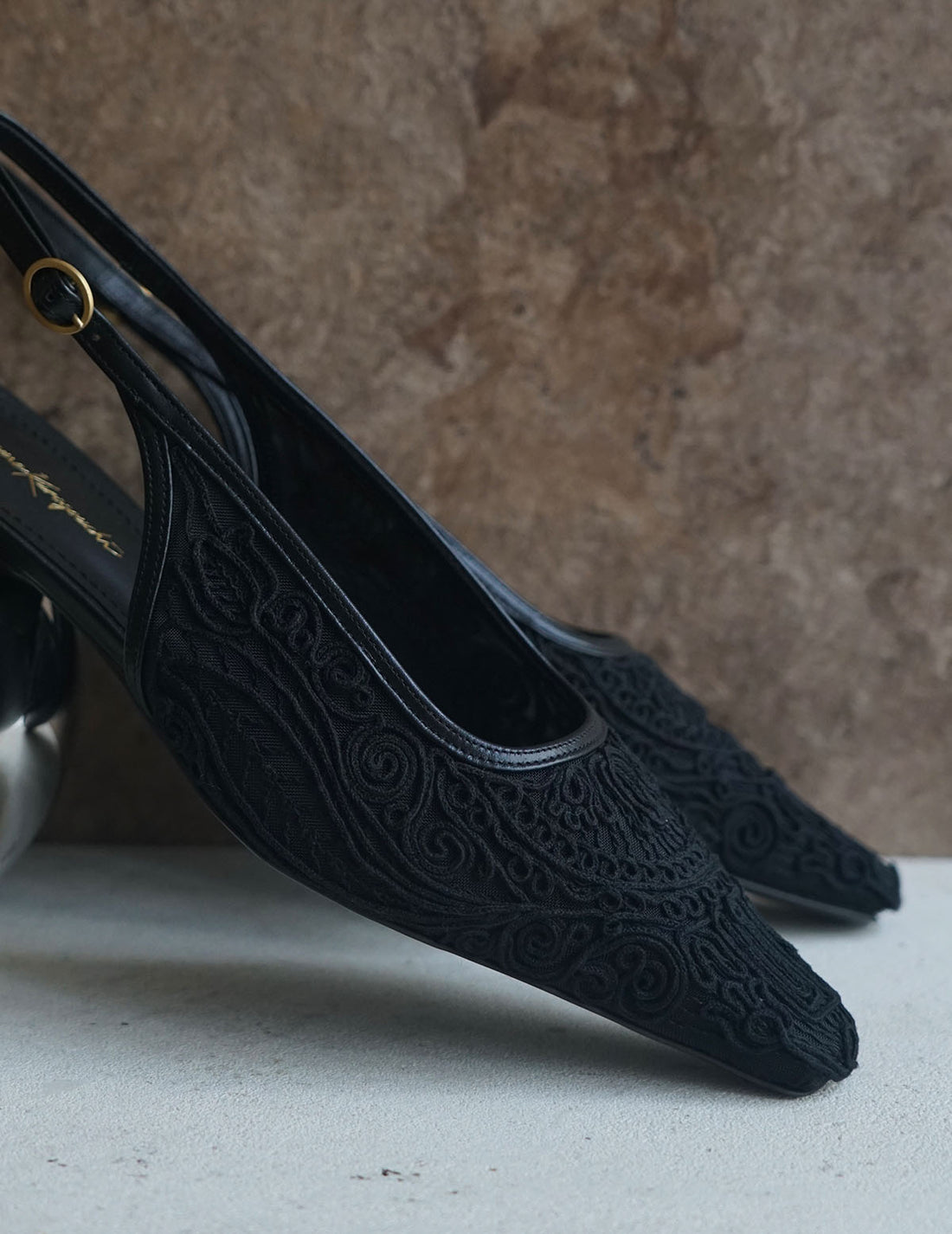 繩紋刺繡露跟高跟鞋・黑色