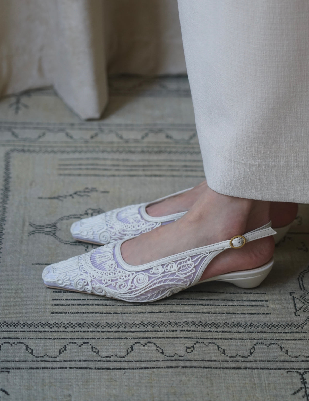 Cording Embroidery Sling Back Heels・White