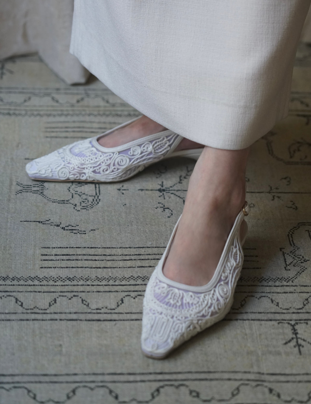 Cording Embroidery Sling Back Heels・White