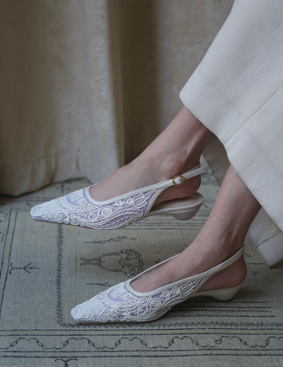Cording Embroidery Sling Back Heels・White