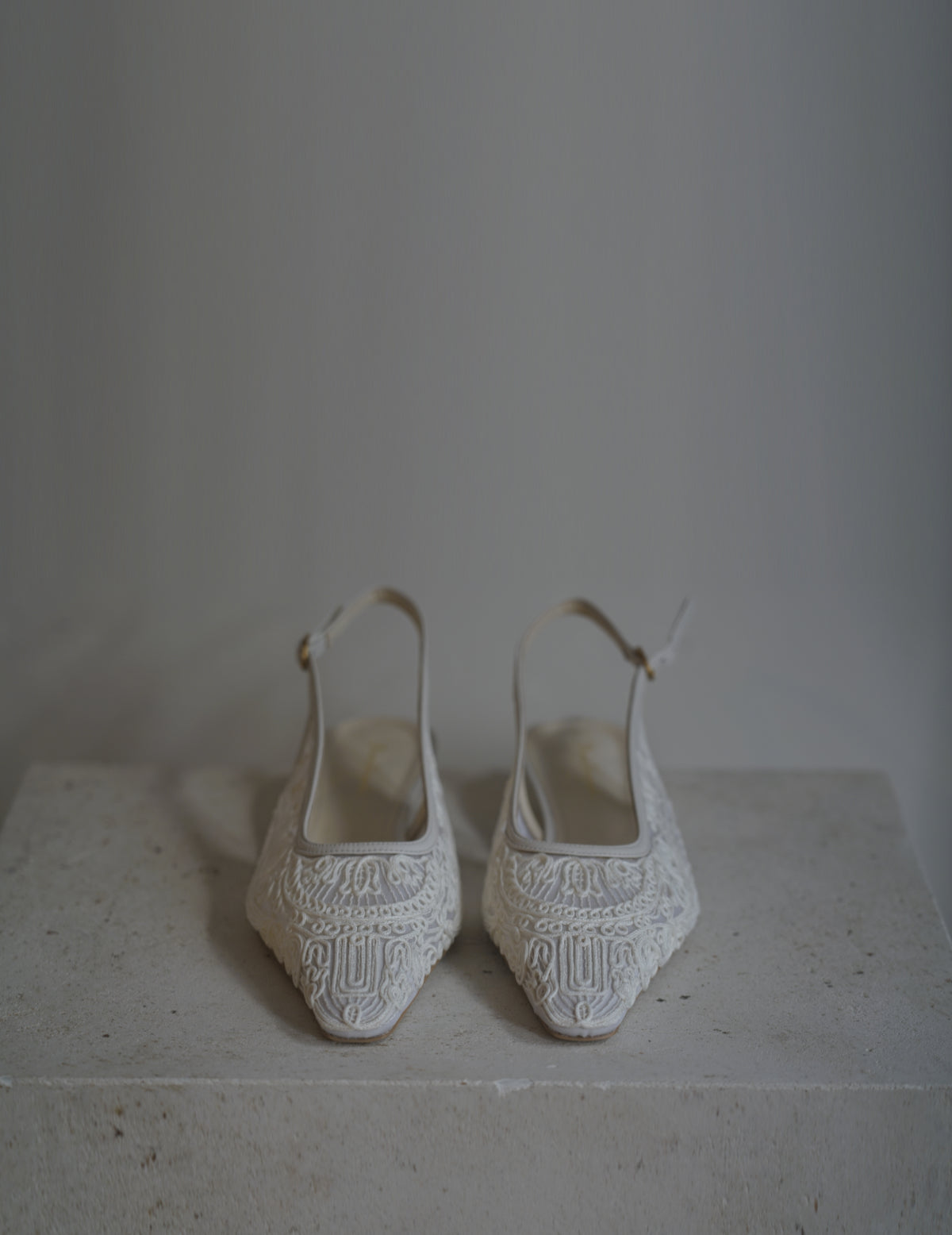 Cording Embroidery Sling Back Heels・White