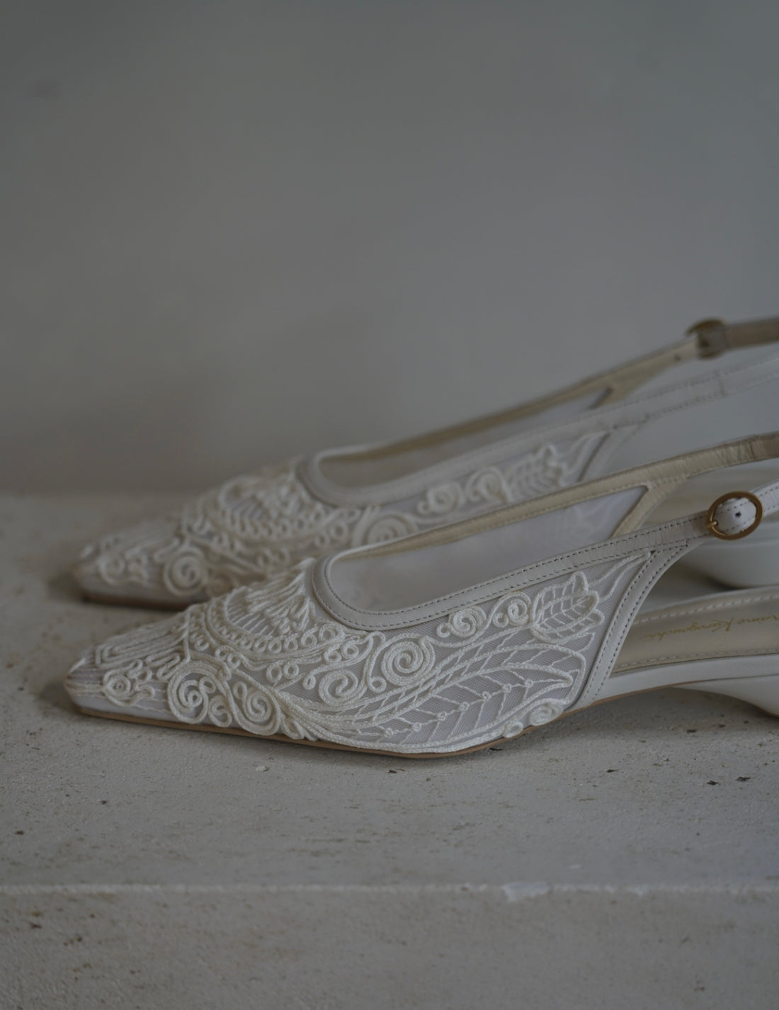 繩紋刺繡露跟高跟鞋・白色