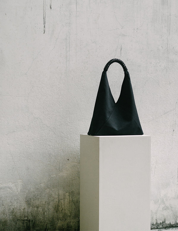 Woven Triangle Bag All Black・L