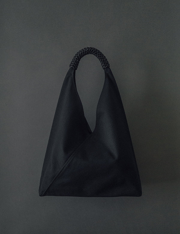 Woven Triangle Bag All Black・L